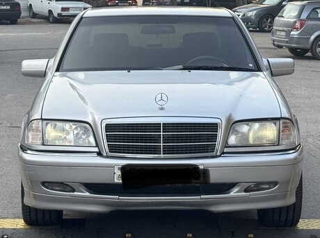 Mercedes C 240