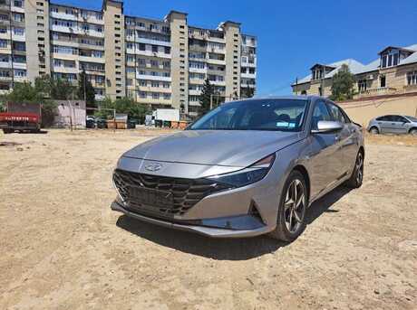 Hyundai Elantra 2022