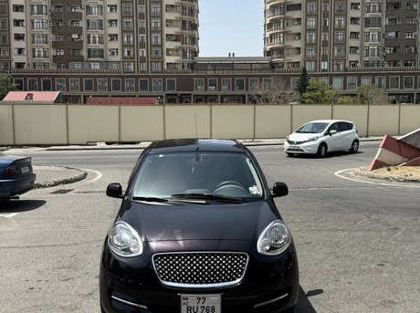 Nissan March 2016