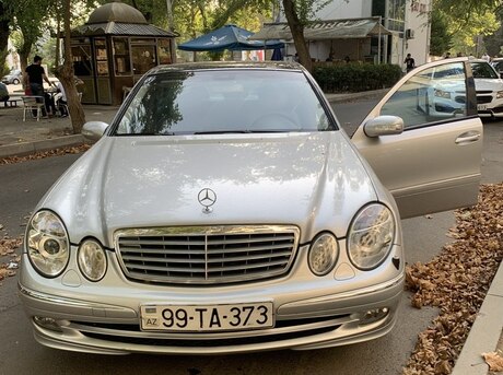 Mercedes E 240 2003