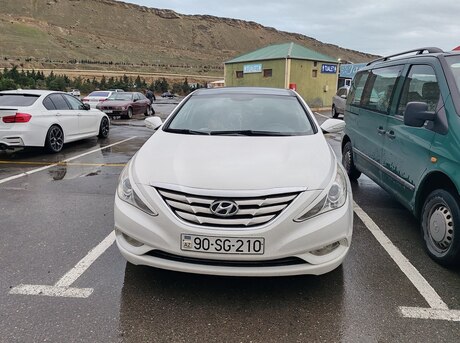 Hyundai Sonata 2010