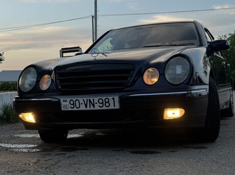 Mercedes E 240