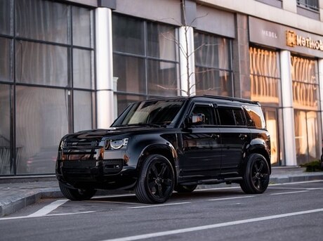 Land Rover Defender 2024