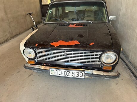 LADA (VAZ) 21011