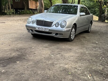 Mercedes E 240