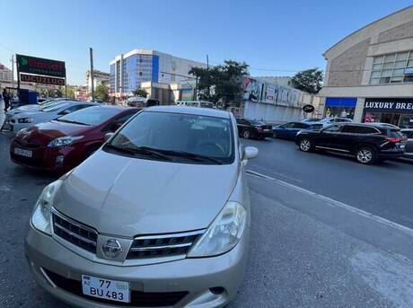 Nissan Tiida 2011