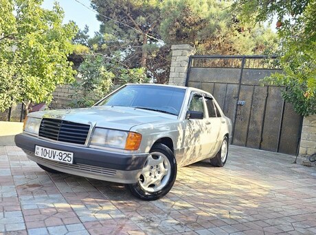 Mercedes 190 1990