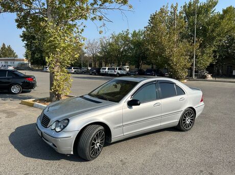Mercedes C 240