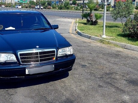 Mercedes C 240