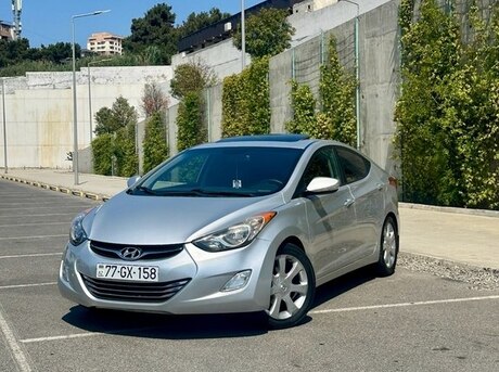 Hyundai Elantra 2012