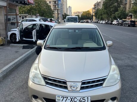 Nissan Tiida 2012