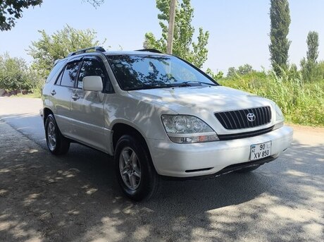 Toyota Harrier 2000