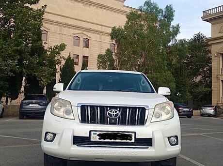 Toyota Land Cruiser Prado 2011