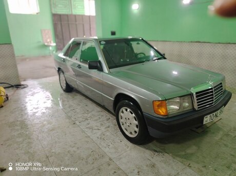 Mercedes 190 1990
