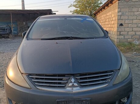 Mitsubishi Grandis 2006