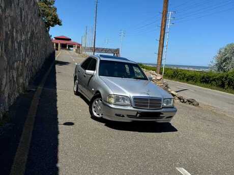 Mercedes C 240
