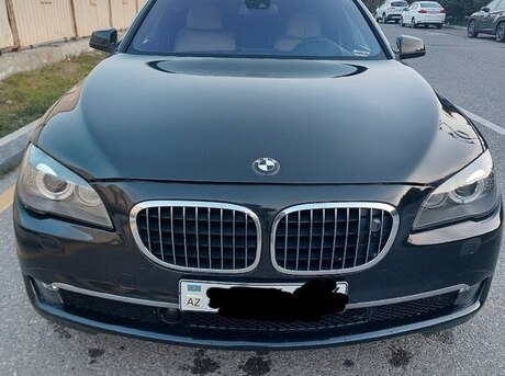 BMW 750