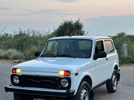 LADA (VAZ) Niva 2010