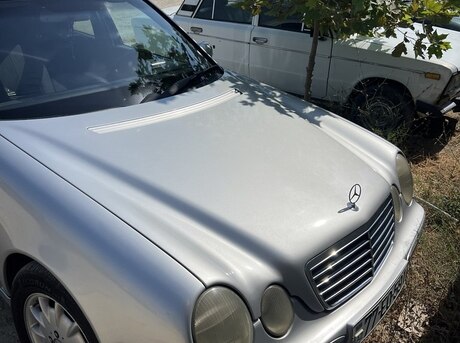 Mercedes E 240 2000