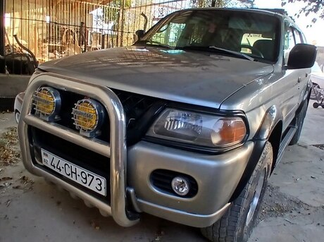 Mitsubishi  2001