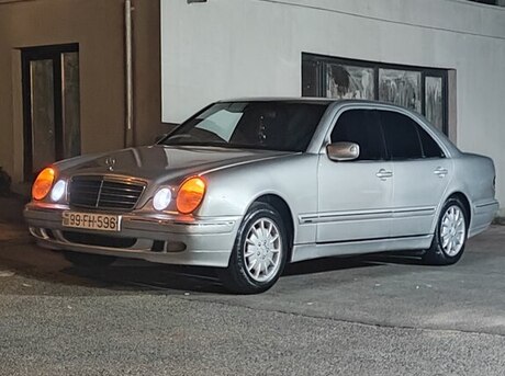 Mercedes E 220