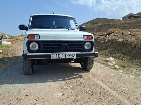 LADA (VAZ) Niva 2009