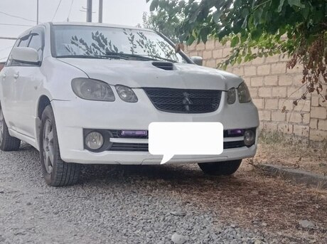 Mitsubishi Airtrek 2002
