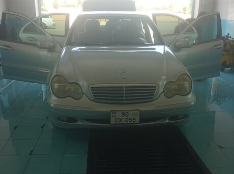Mercedes C 240