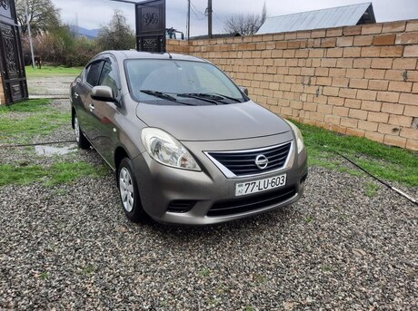 Nissan Sunny 2012