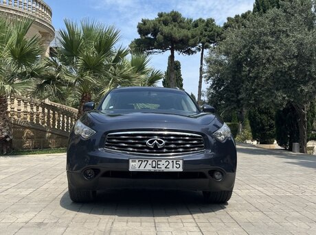 Infiniti FX35 2010