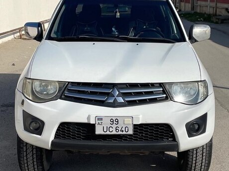 Mitsubishi L200 2013
