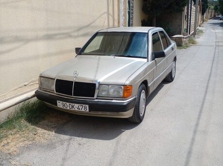 Mercedes 190 1990