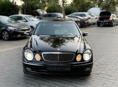 Mercedes E 200