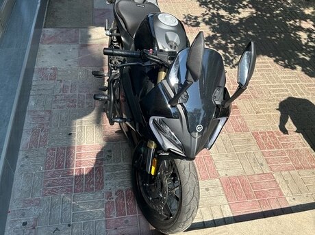 CFMOTO 250 SR