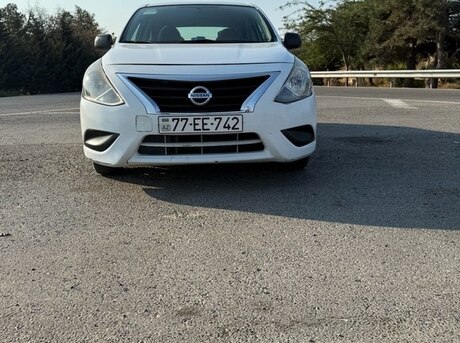 Nissan Versa 2015