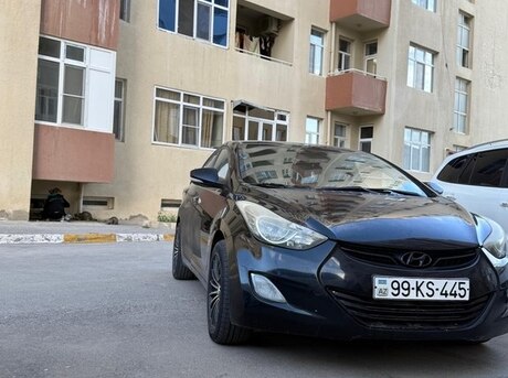 Hyundai Elantra 2012