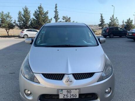 Mitsubishi Grandis 2003