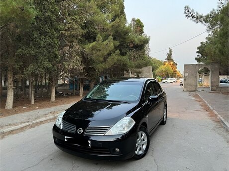Nissan Tiida 2006