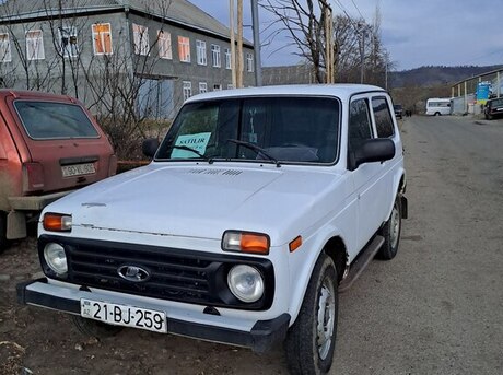 LADA (VAZ) Niva 2003