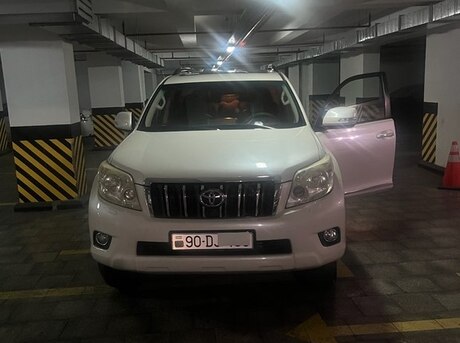 Toyota Land Cruiser Prado 2011