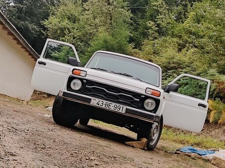 LADA (VAZ) Niva 2009