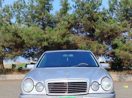 Mercedes E 320