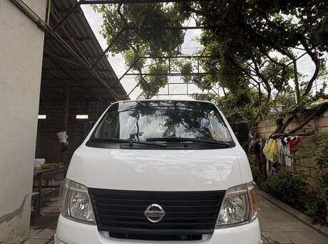 Nissan Urvan 2012