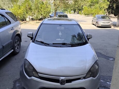 MG 3 2011