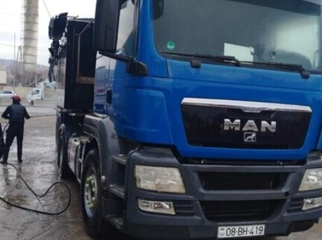 MAN  2012