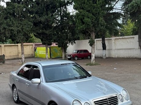Mercedes E 240 2001