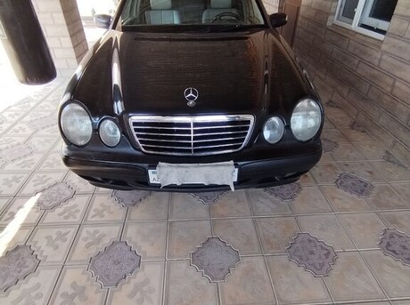 Mercedes E 220 d 2000