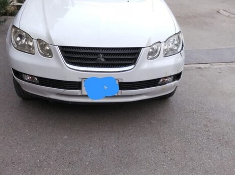 Mitsubishi Airtrek 2001