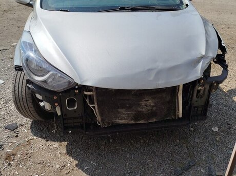 Hyundai Elantra 2012