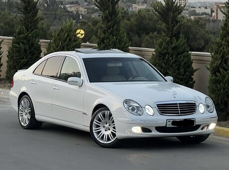 Mercedes E 240 2004
